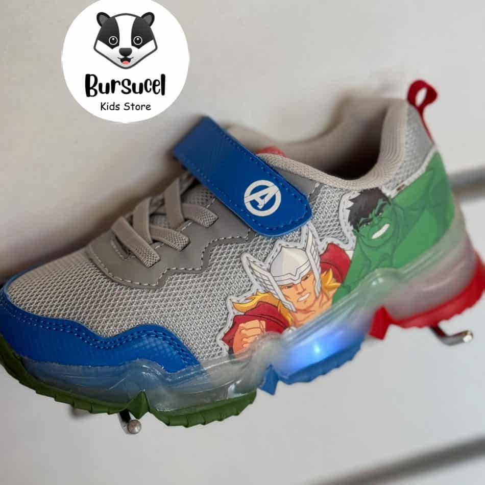 Încălțăminte sport cu talpă TPR și lumini Avengers